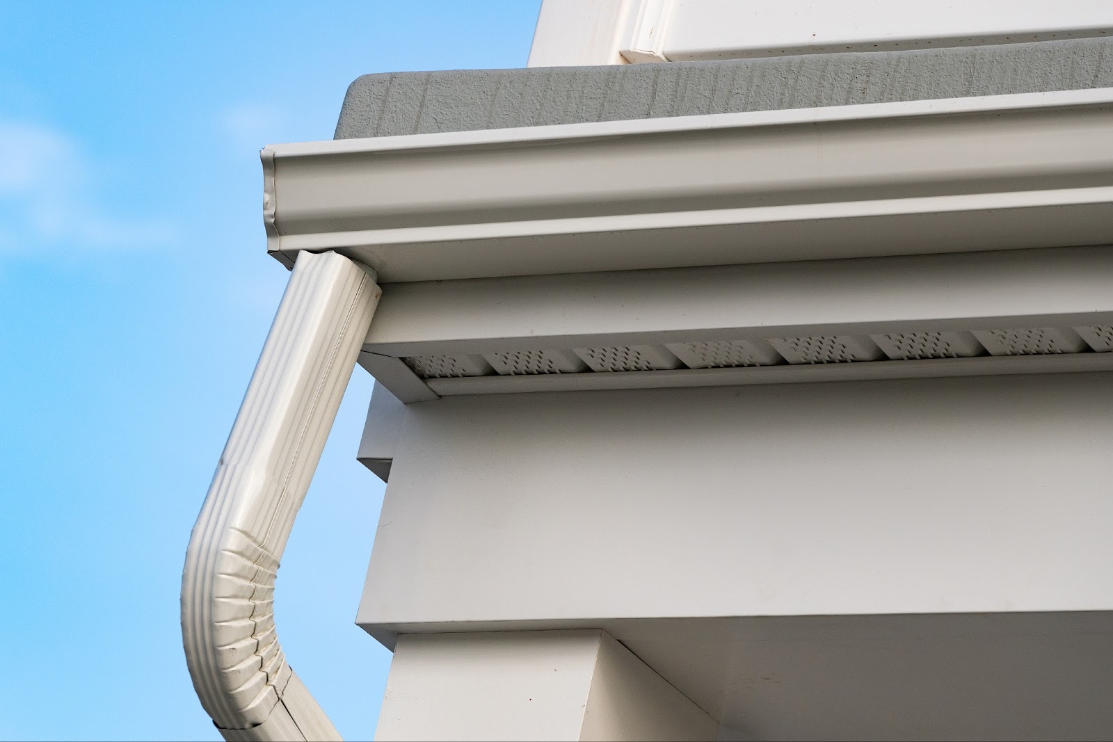 Seamless gutter system on a topeka, ks, home